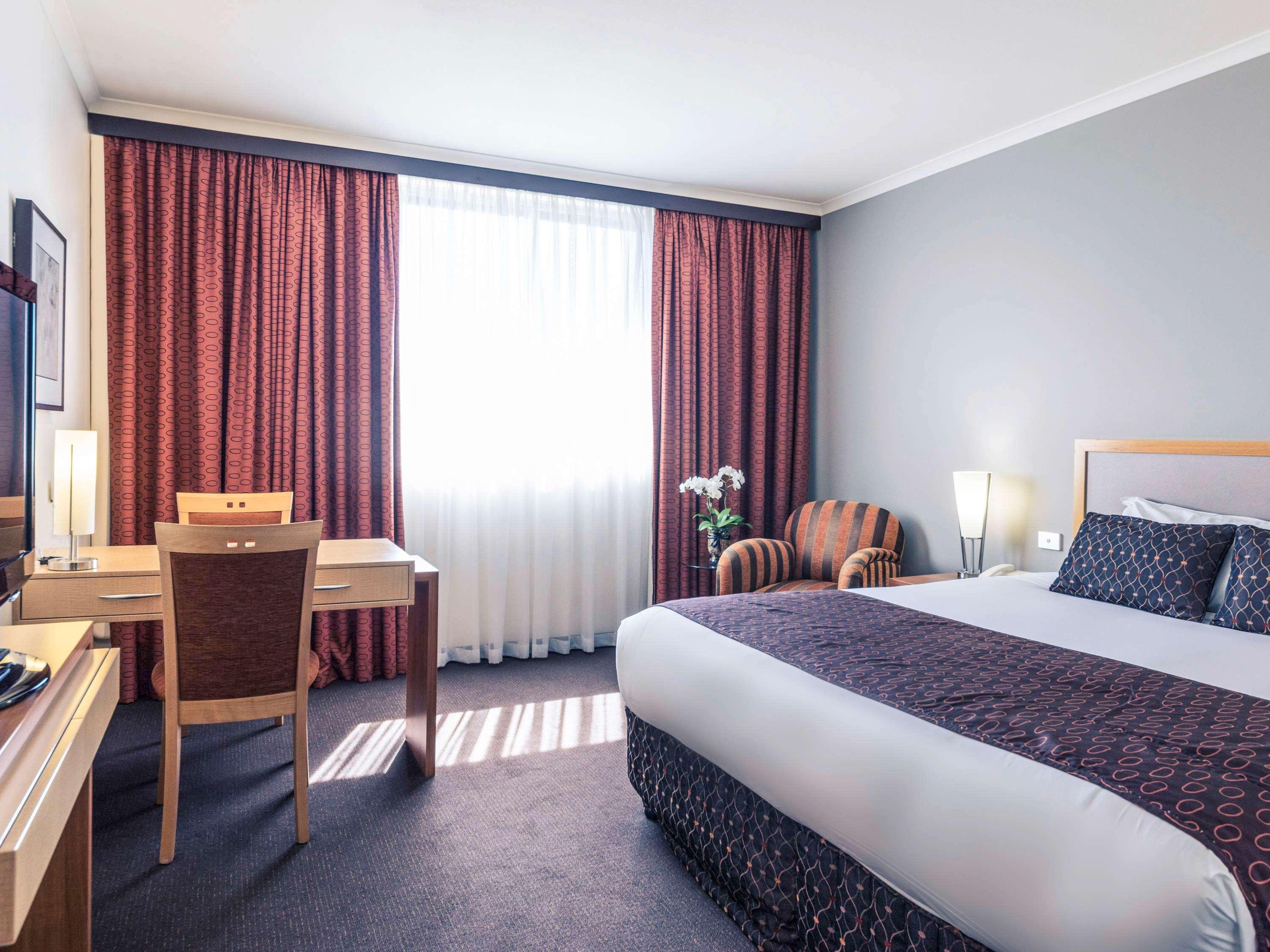 Mercure Албъри Екстериор снимка