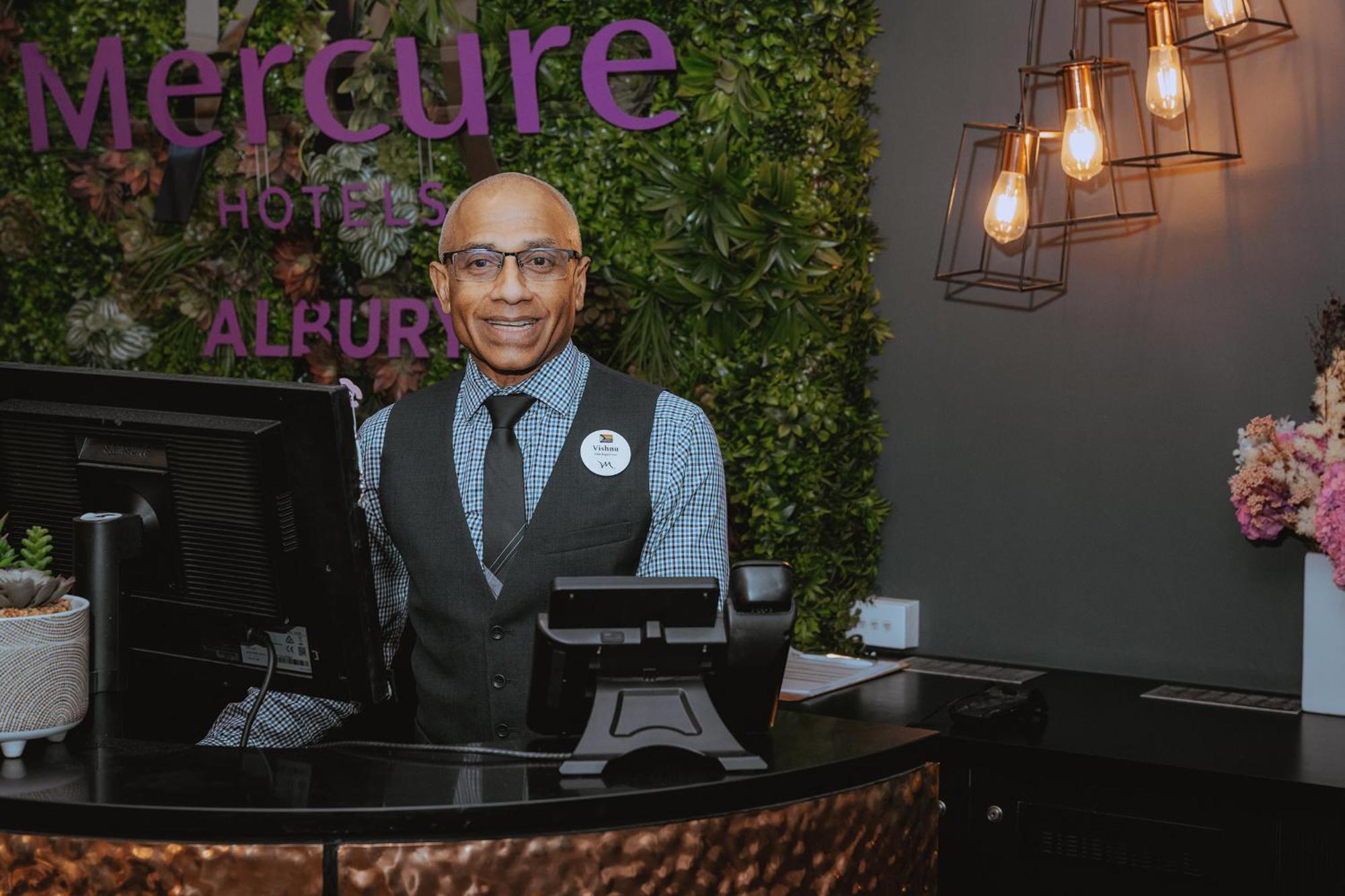 Mercure Албъри Екстериор снимка
